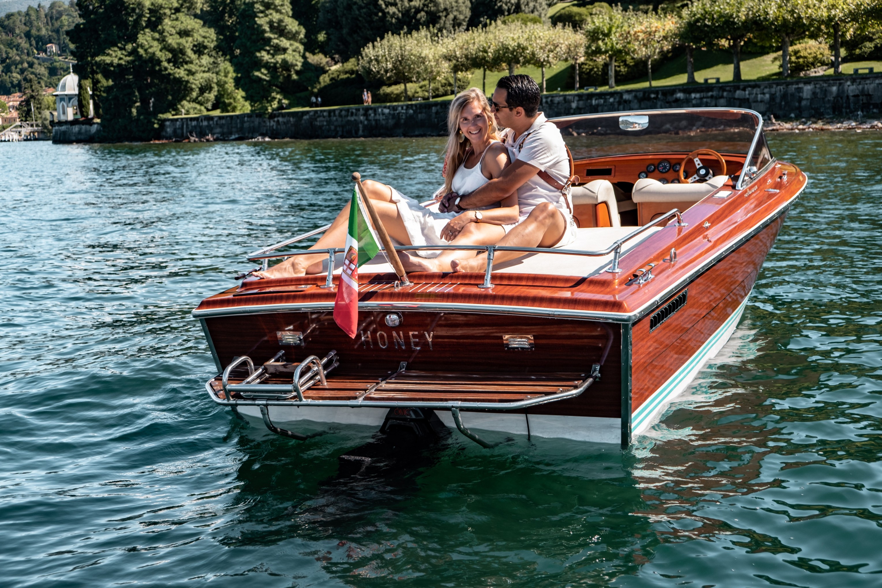 lake como classic speedboat private tour